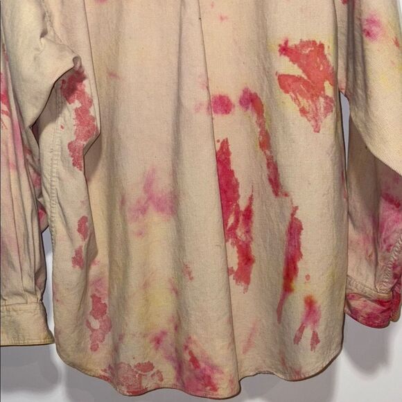 Cream and Red Casual Button Down Shirt with Artistic Dye Pattern - Picture 7 of 7